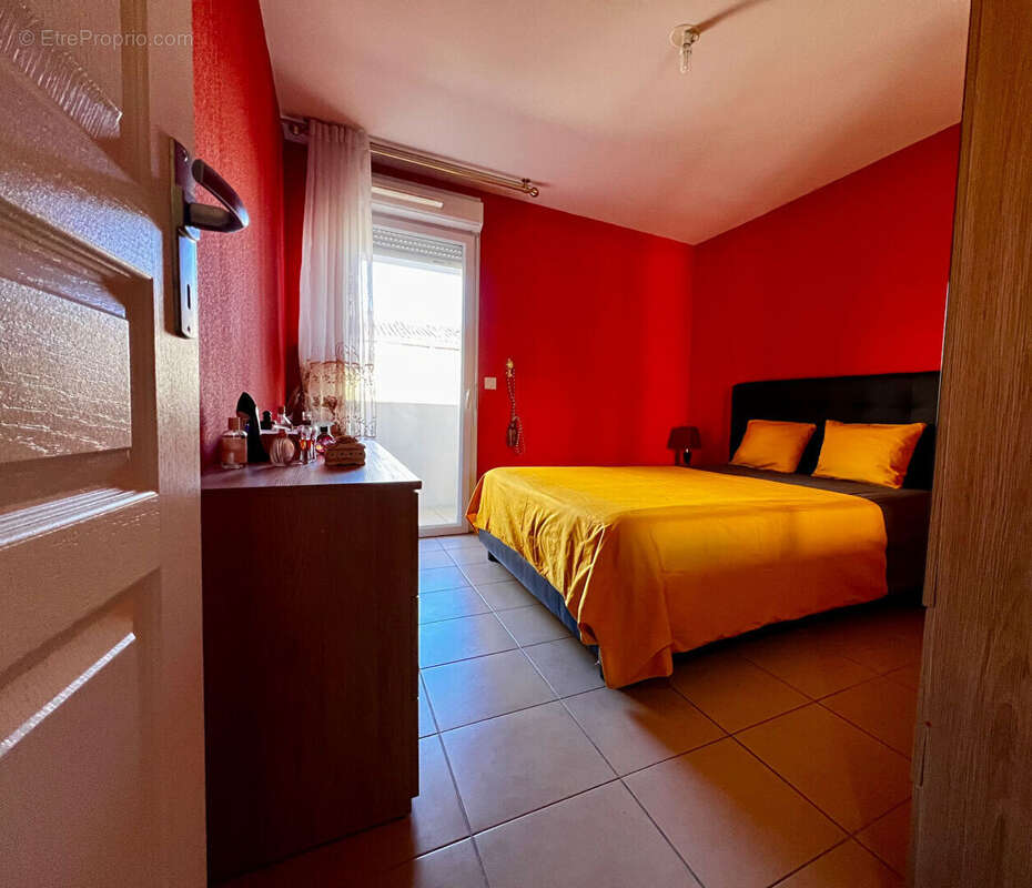 Appartement à MARSEILLE-3E