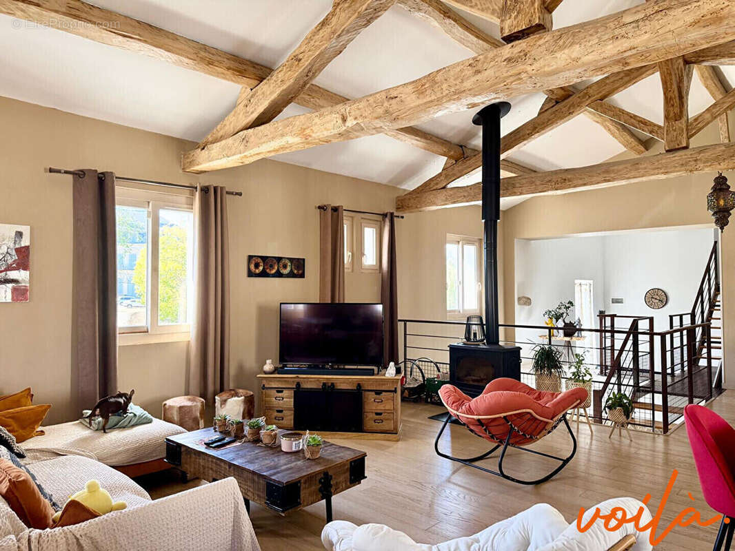 REF : ATYPIQUE7-Maison en pierre, 5 chambres - appartement - local commercial - piscine - jardin - ancienne cave vigneronne - photo 4
