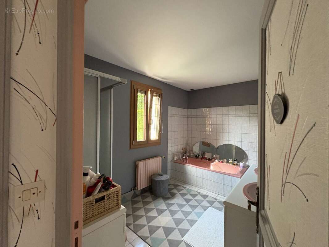 Maison à BELLOU-LE-TRICHARD