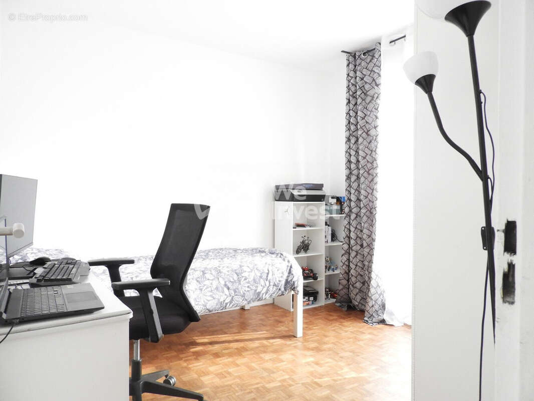 Appartement à VILLENEUVE-LA-GARENNE