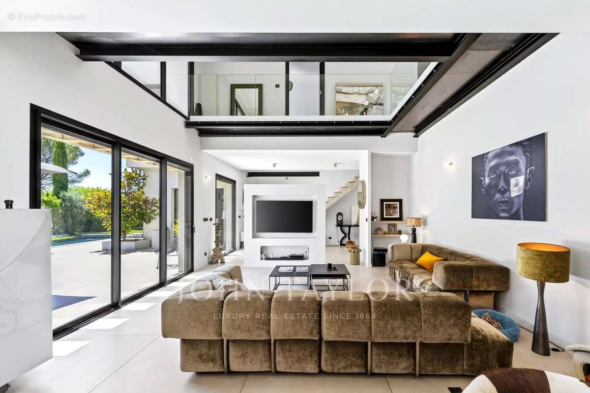 Maison à VENTABREN