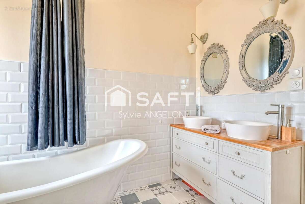 Photo 4 - Maison à LA BATIE-MONTGASCON