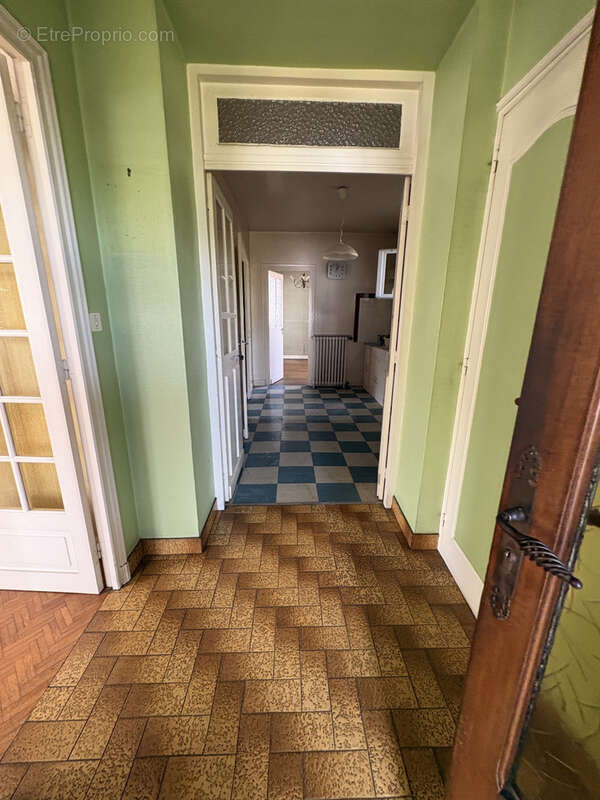 PERIGUEUX QUARTIER DU TOULON - Maison de caractère avec 4 chambres - Garage - photo 6