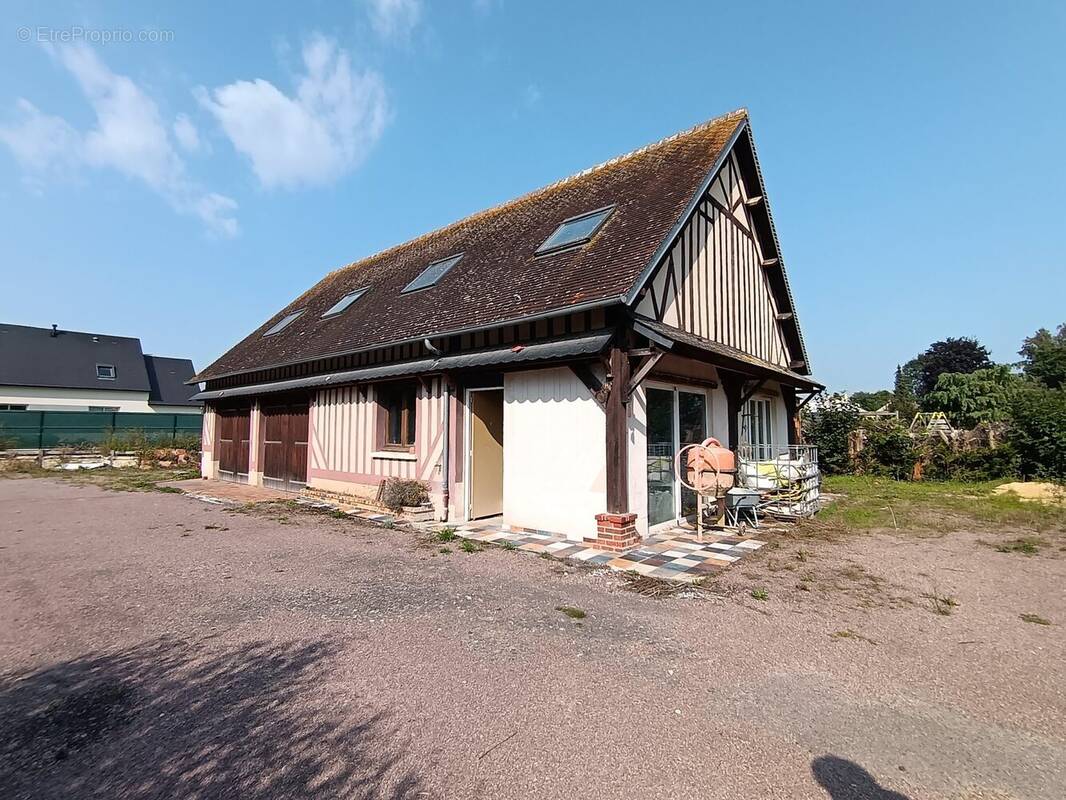 Parking à BISSIERES