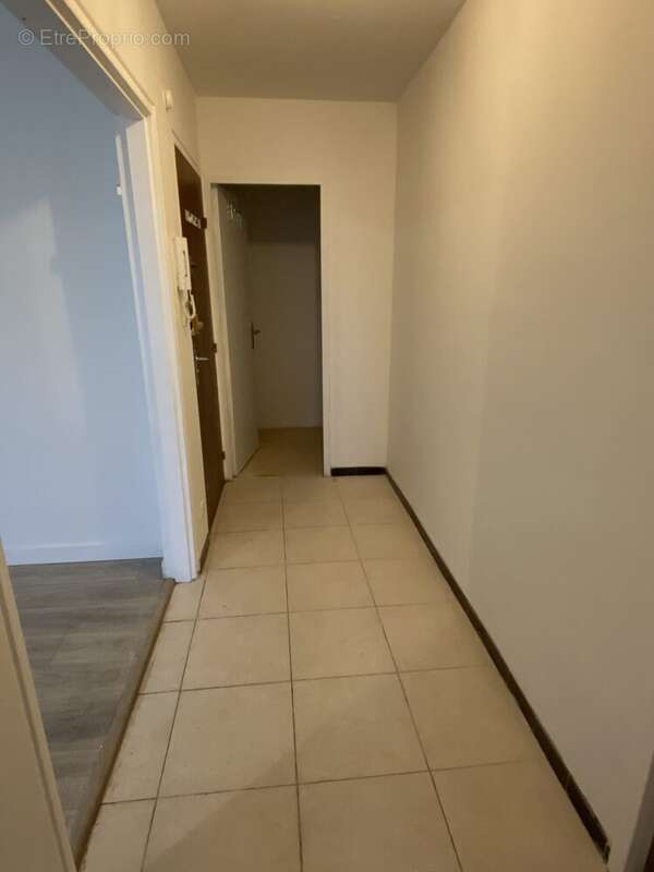 Appartement 89 m² à Bourg-Les-Valence  - photo 8