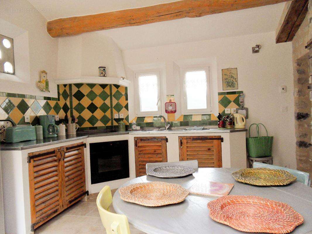 Bâtisse Provençale  10 pièce(s)  de 243,07 m2 - photo 14