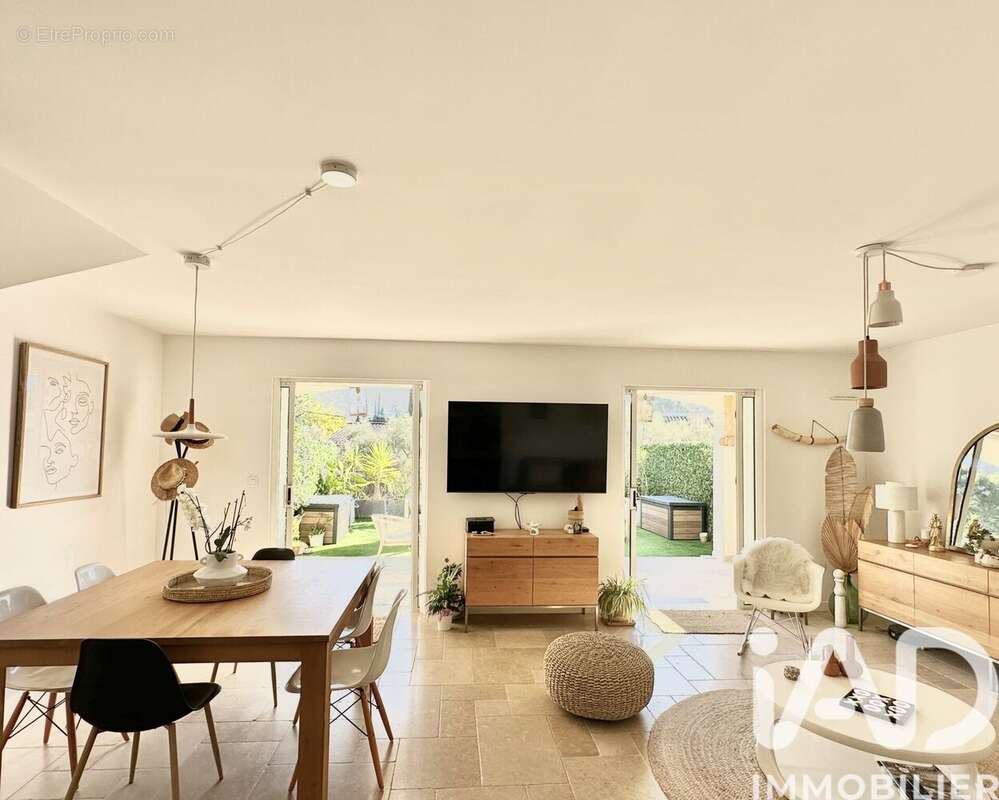 Photo 3 - Maison à LE CASTELLET