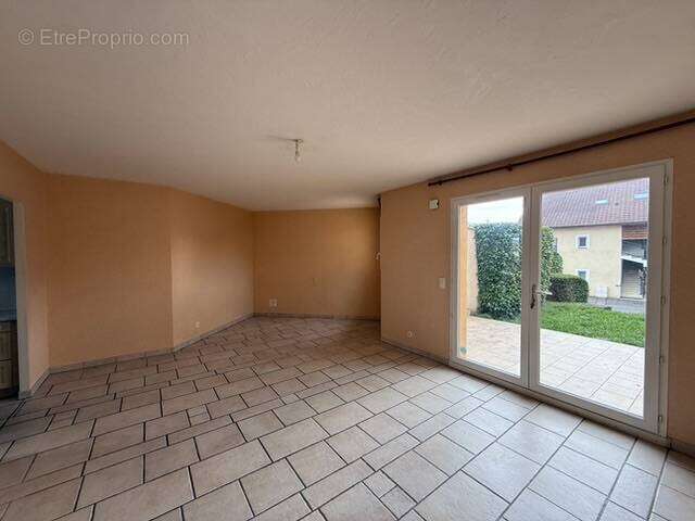 Appartement à SEGNY