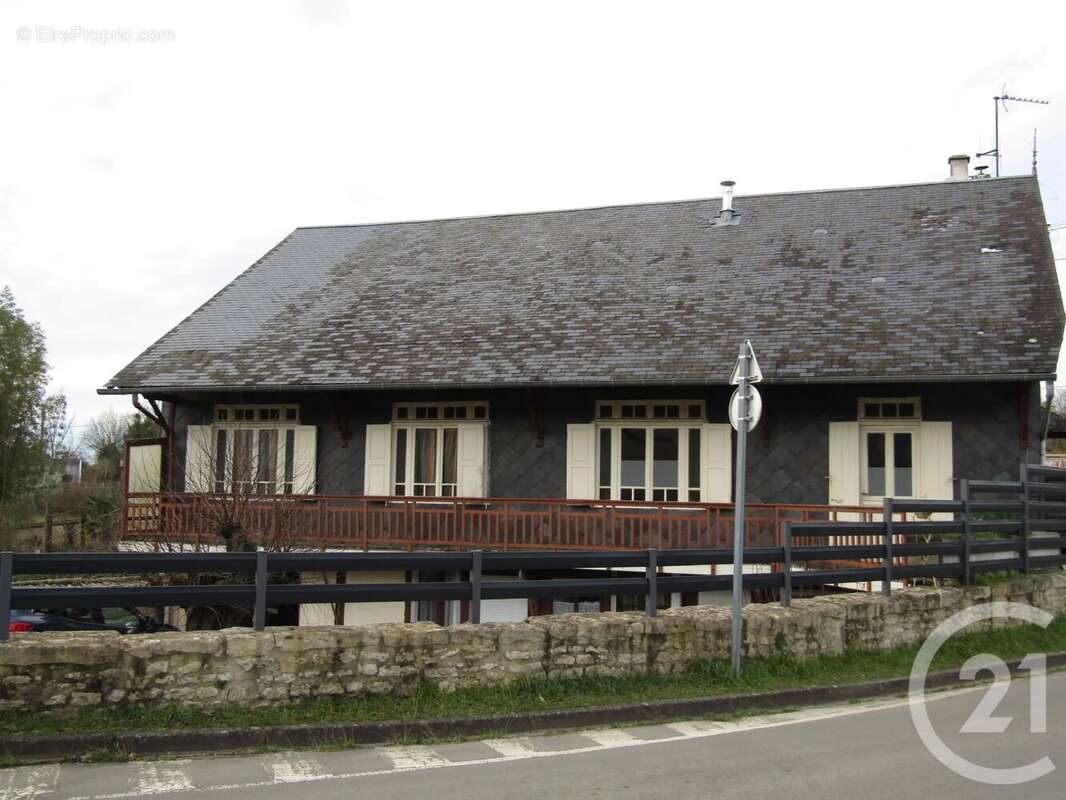 Maison à CHEF-BOUTONNE