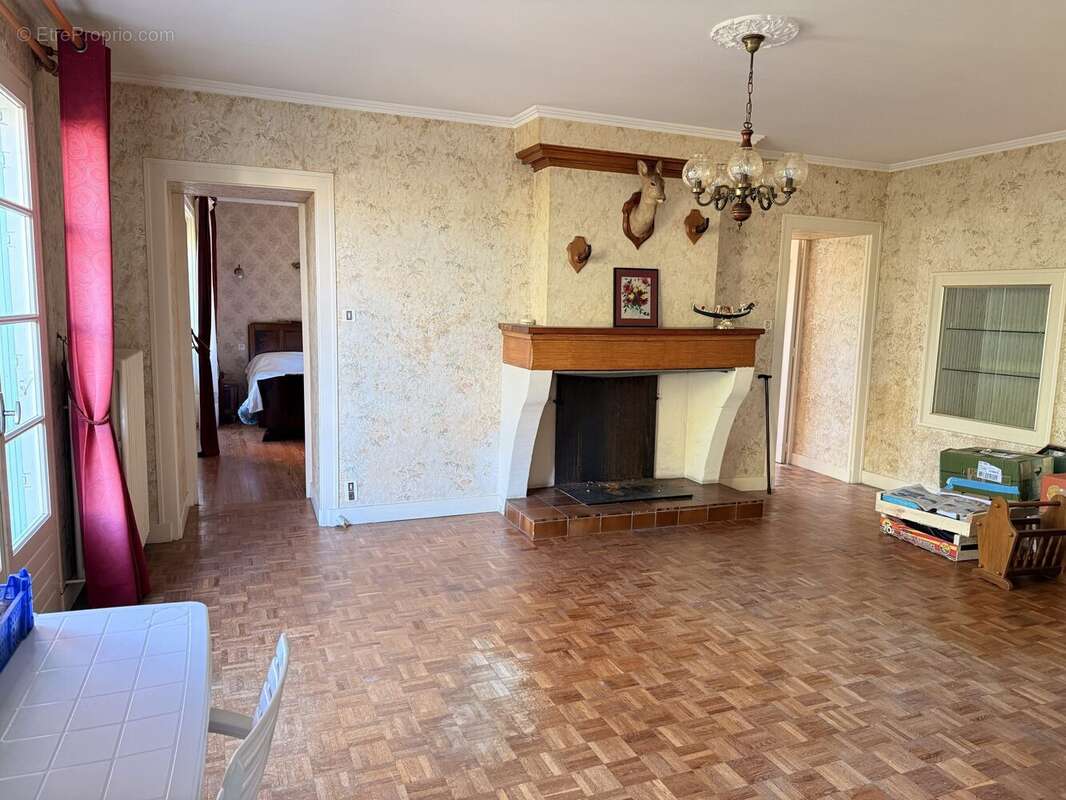 Maison à EPARGNES