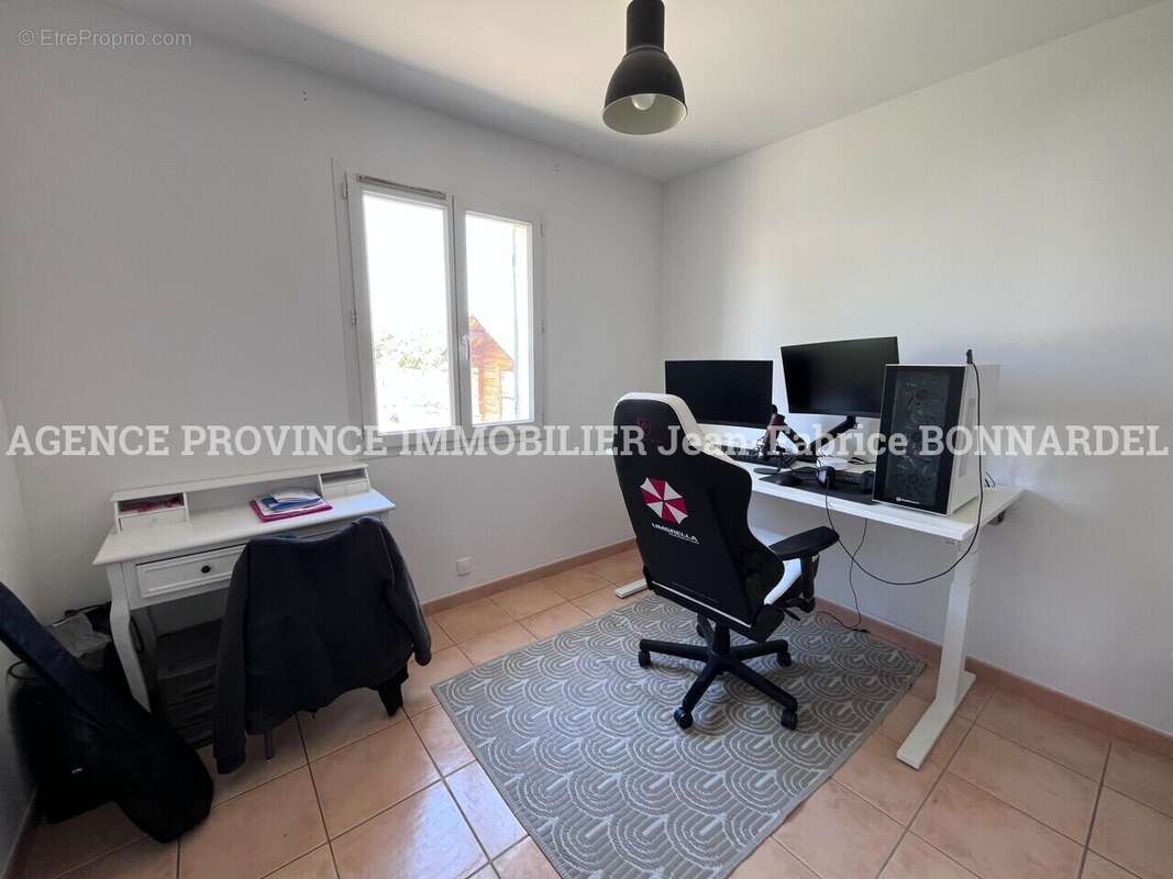 Maison 97 m² à Suze-La-Rousse  - photo 10