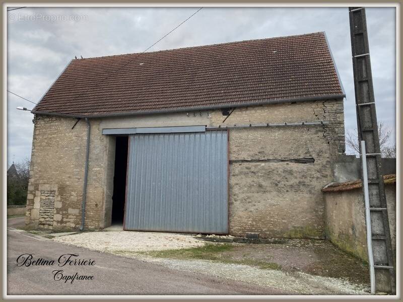 Autre à LUCENAY-LE-DUC