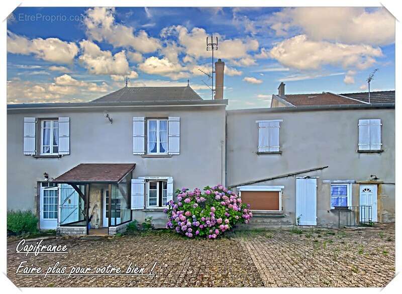 Ensemble immobilier comprenant  2 maisons de village sur terrain de 2285 m² - photo 3