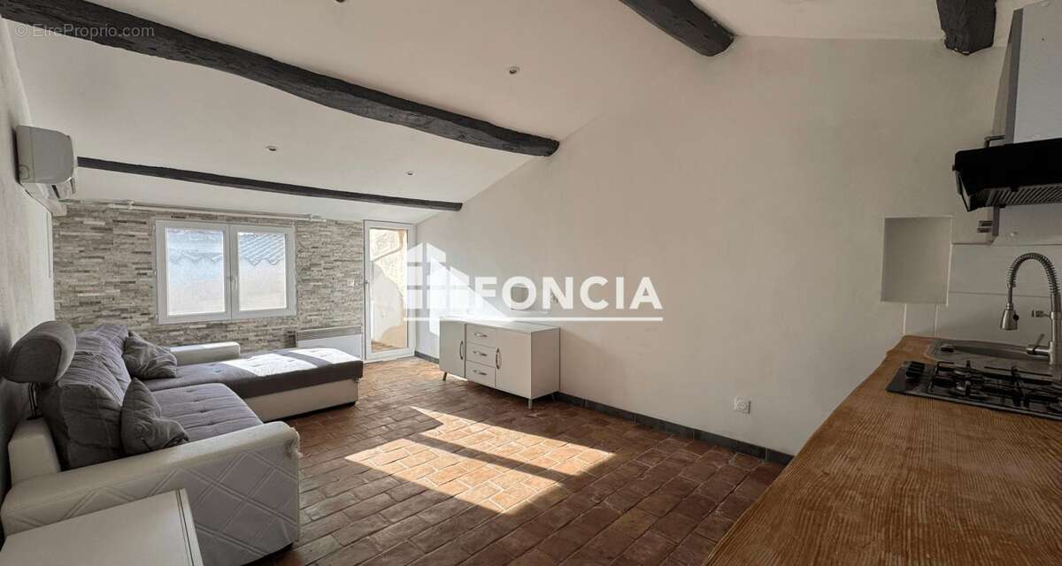 Appartement à ROQUEBRUNE-SUR-ARGENS