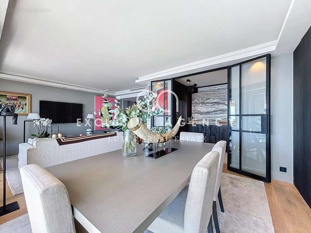 Appartement à VALLAURIS