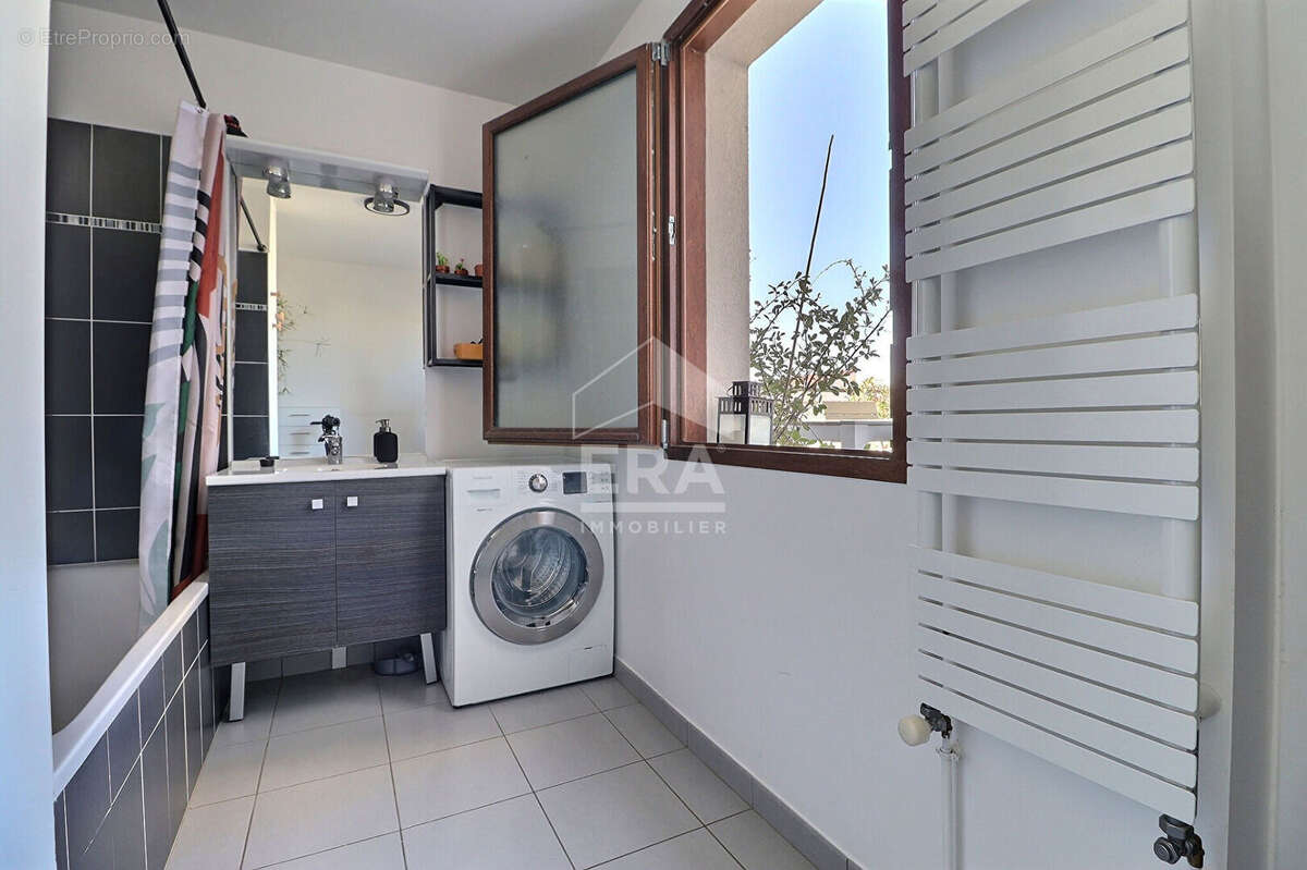 Appartement à AUBERVILLIERS