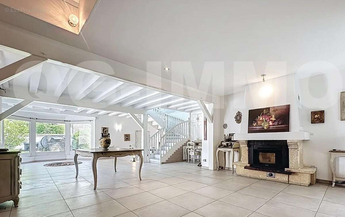 01963b6bc1ce6585e6f7252e0ff3a05b - Copie - Maison à CHATRES