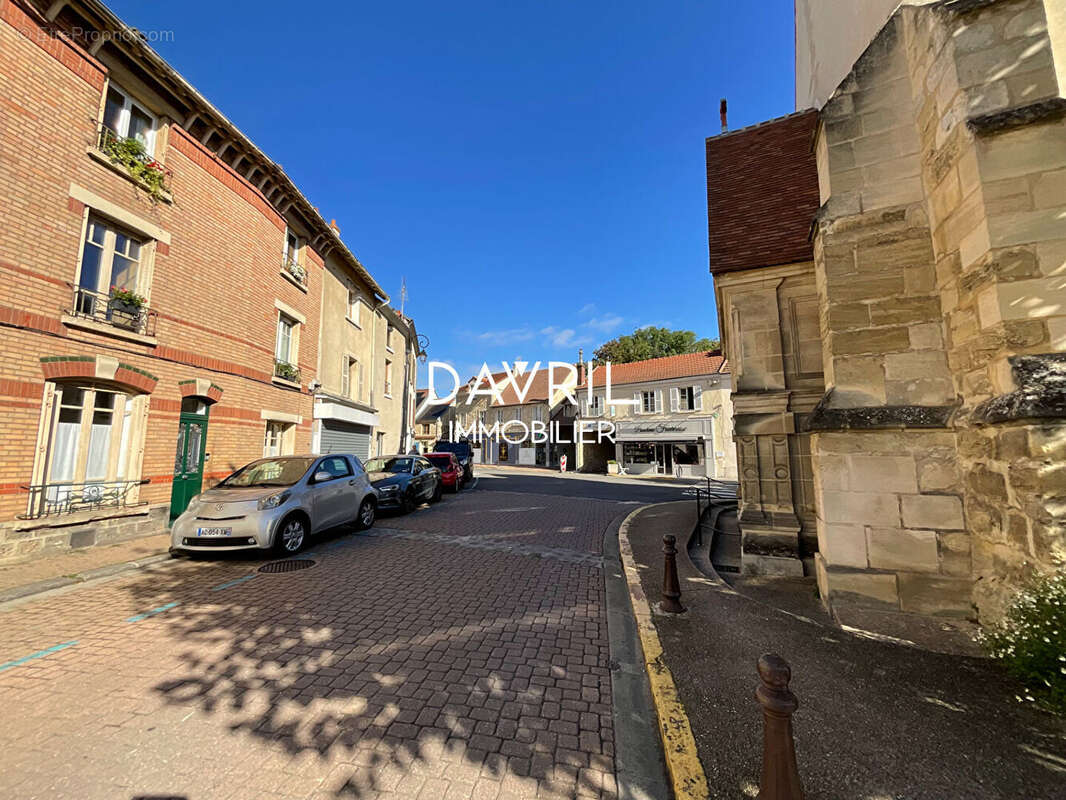 Appartement à MAURECOURT