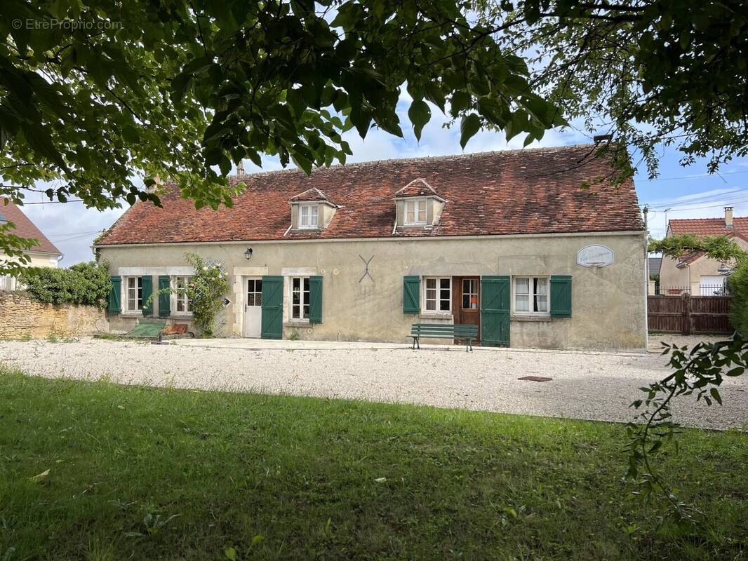 Maison à VILLENEUVE-SAINT-SALVES