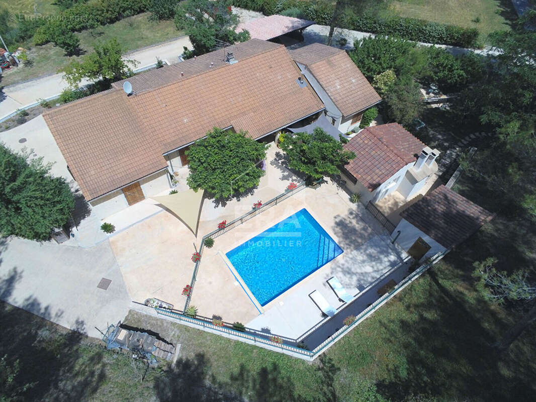 Maison à SIMIANE-COLLONGUE