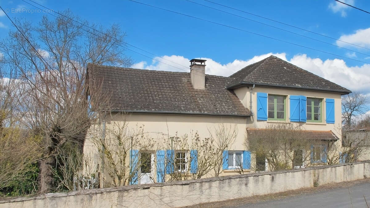 Maison à CAVAGNAC