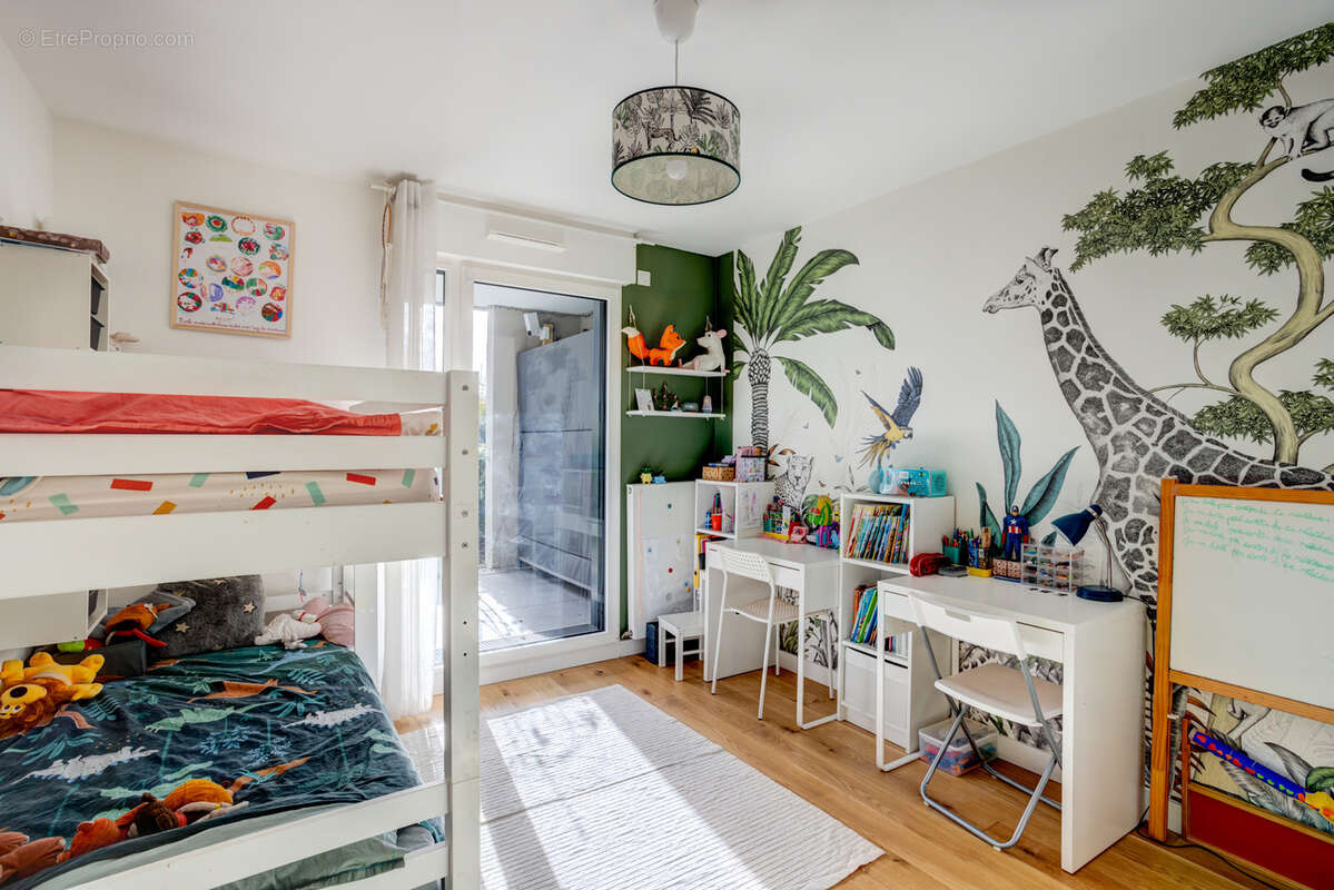 Appartement à LE PLESSIS-ROBINSON