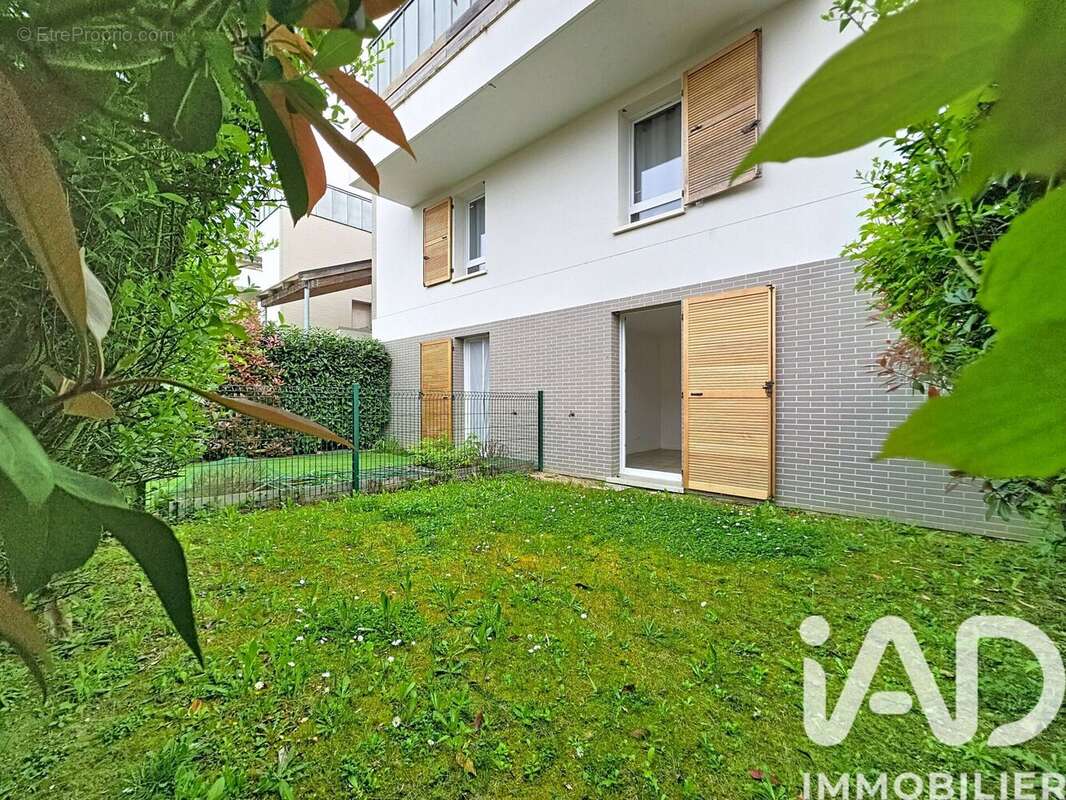 Photo 2 - Appartement à SAINTE-GENEVIEVE-DES-BOIS