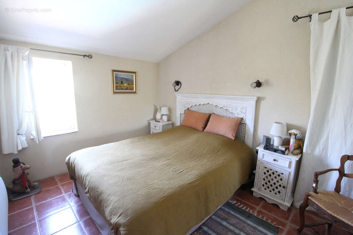 Apt, capitale du Luberon, propriété en pierres avec gites et piscine - photo 16
