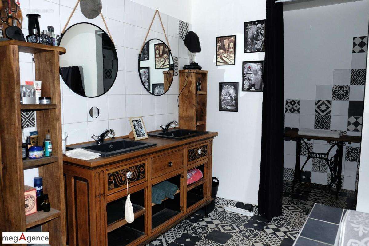 Maison à SAINT-GERMAIN-LES-VERGNES