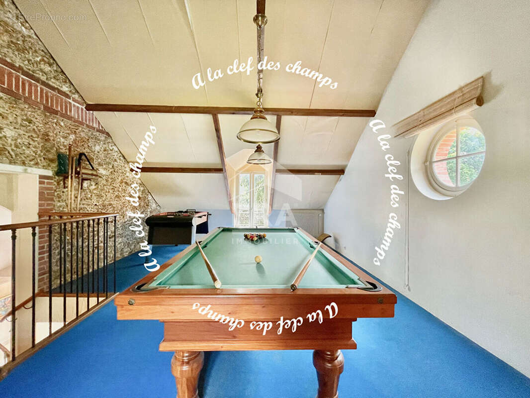 Maison à SAINT-REMY-LES-CHEVREUSE