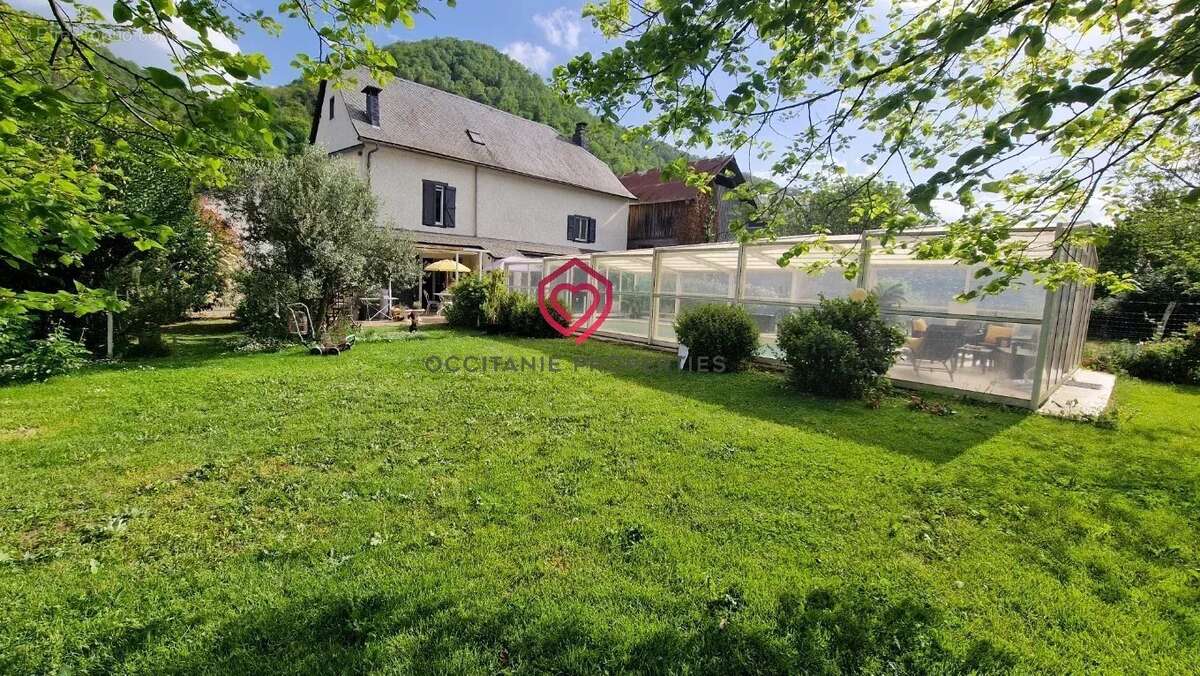 Maison à MOULIS