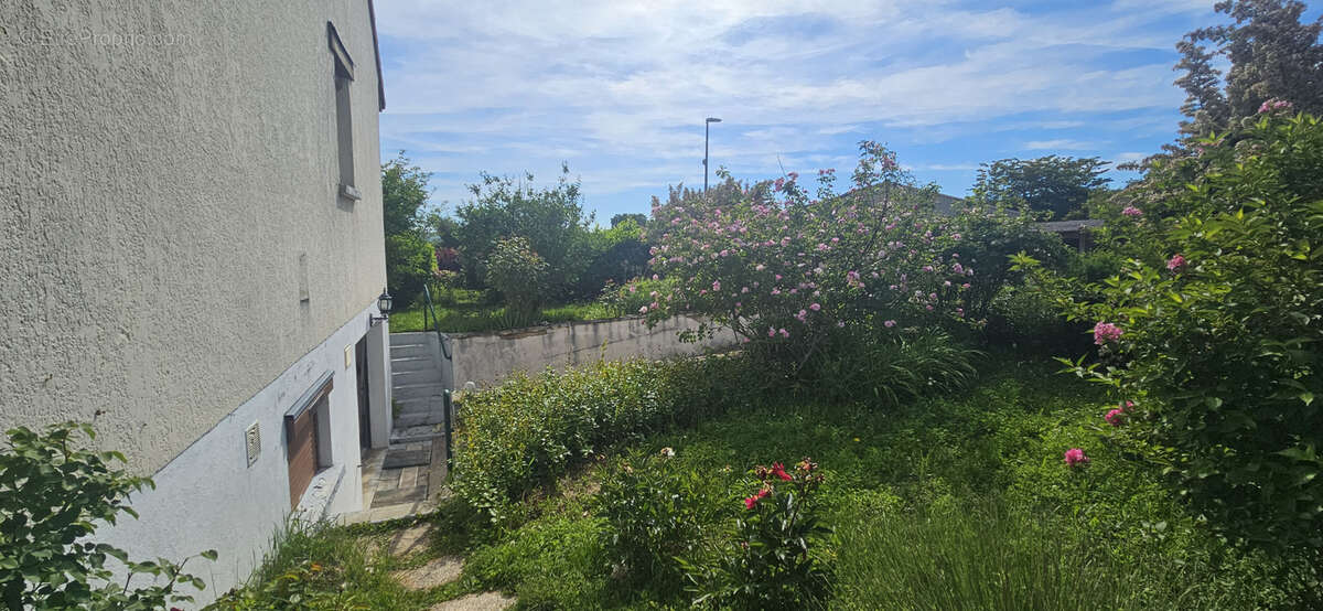 Maison à JUSSY