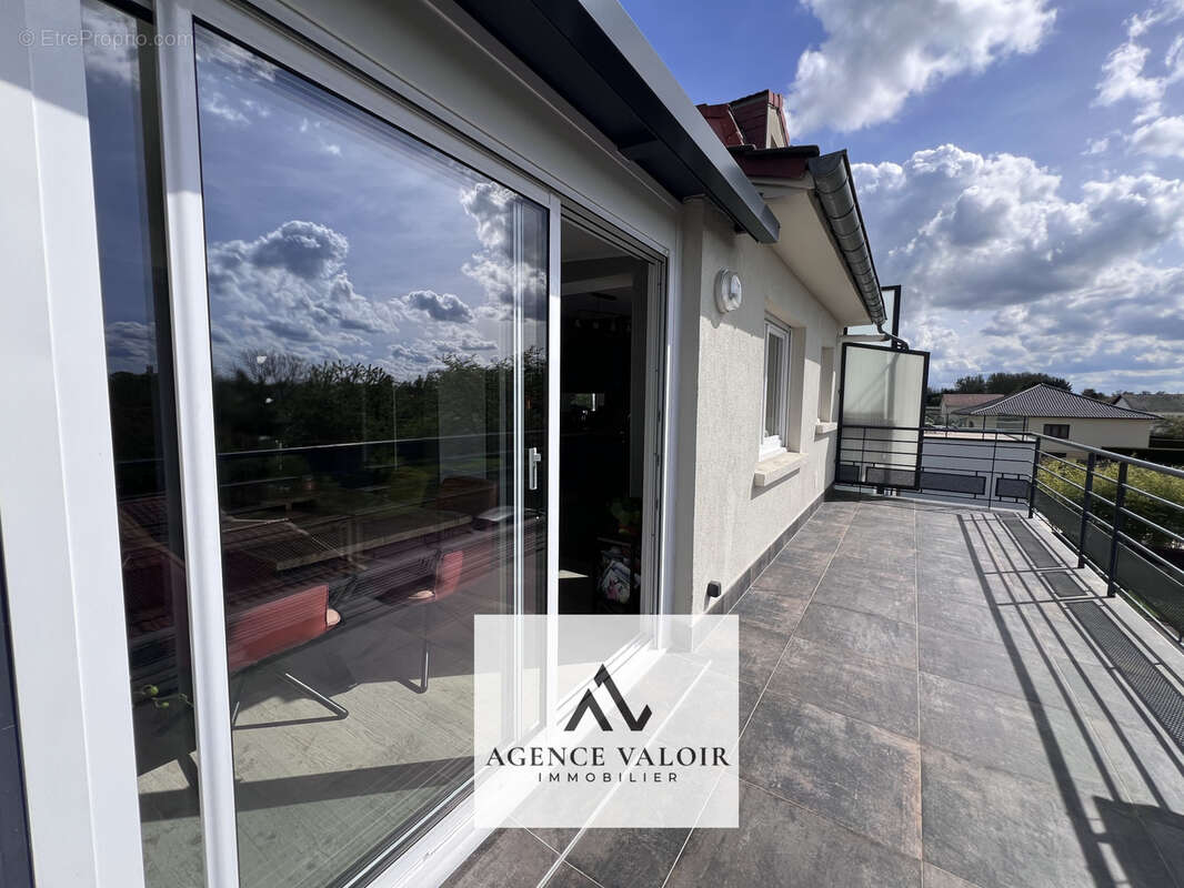 Appartement à AY-SUR-MOSELLE