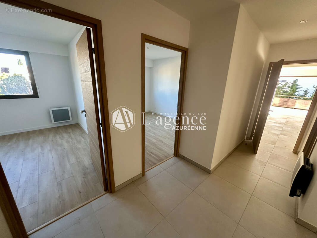 Appartement à SAINT-LAURENT-DU-VAR