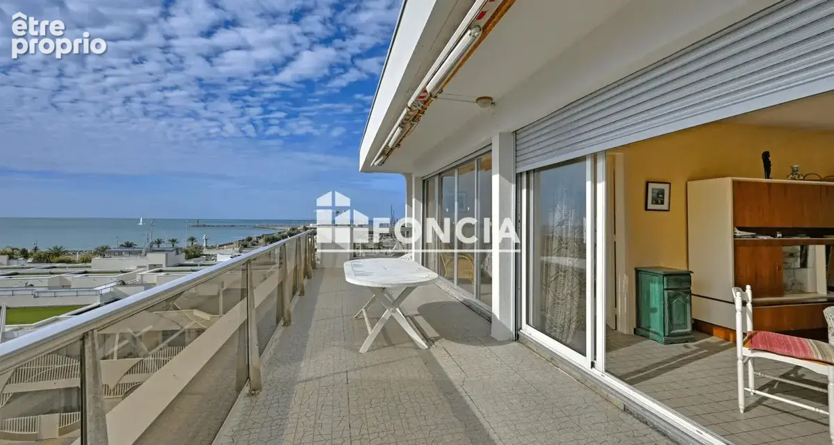 Centre-ville – Emplacement d’exception face à la mer  pour ce T4 avec vue mer panoramique – Grandes terrasses - Garage et Cellie - photo 7