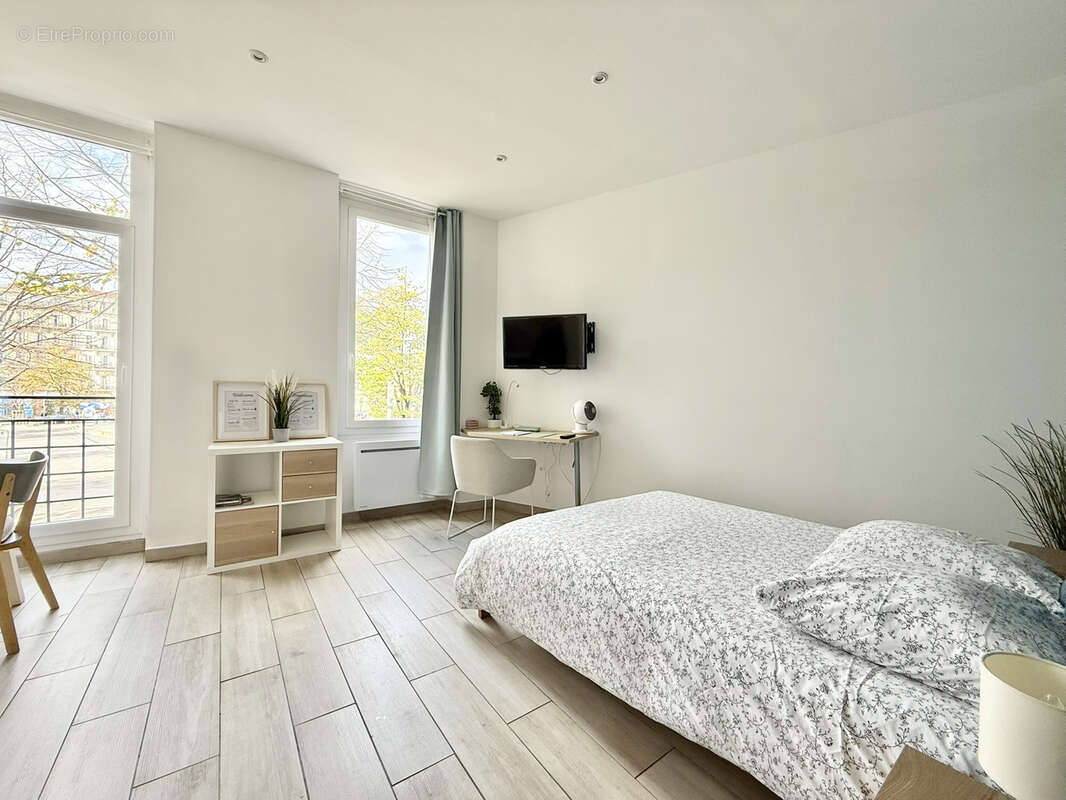 Appartement à MARSEILLE-5E