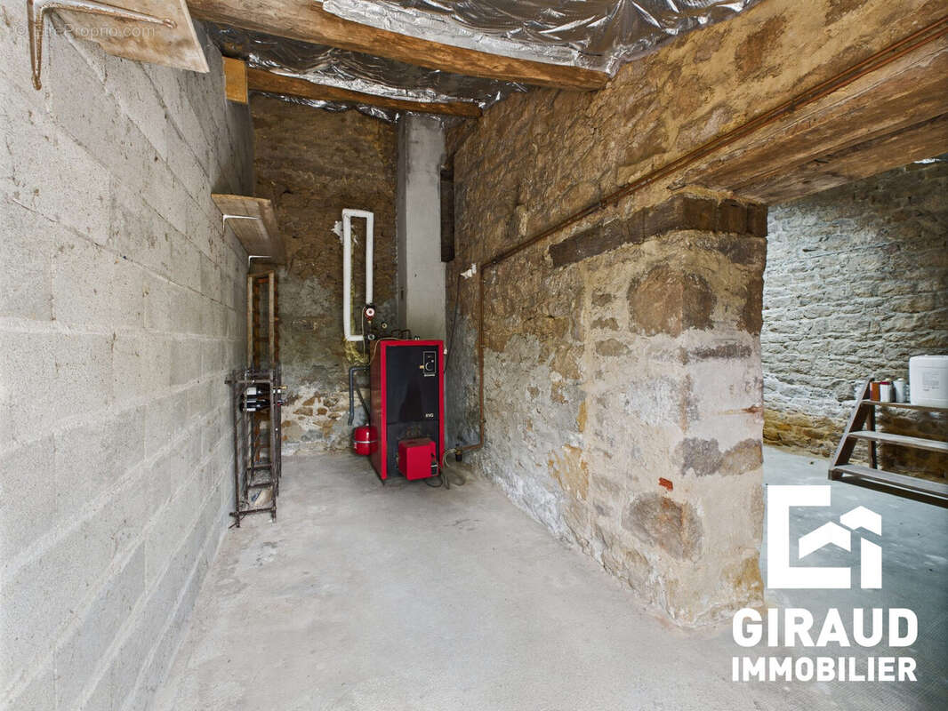 Maison à SAINT-CYR-DES-GATS