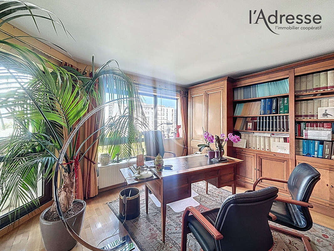 Appartement à SURESNES