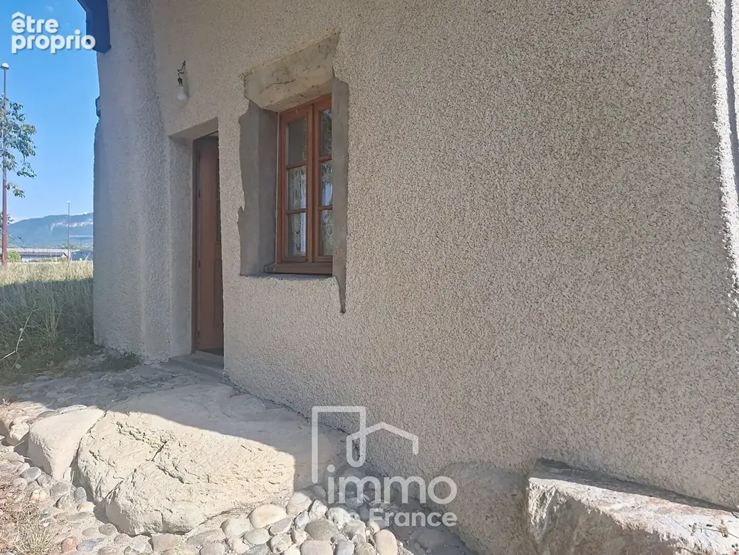 Rare à la vente à Viry ferme de caractère aux portes de Genève. - photo 14