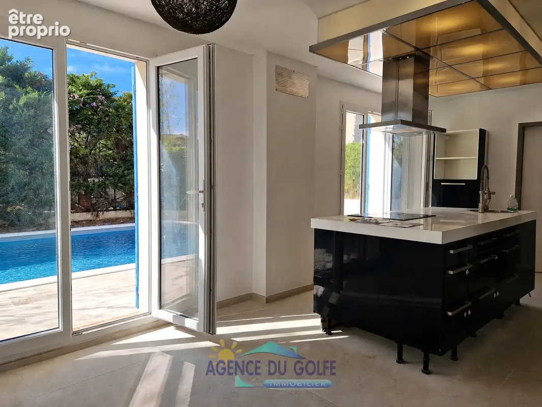 Villa T 4 avec beau jardin et piscine - photo 3
