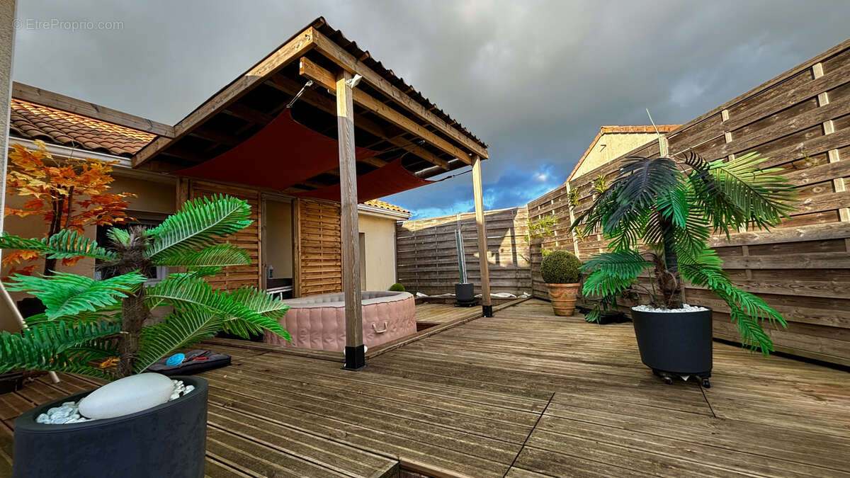 Maison à CHANTELOUP-LES-BOIS