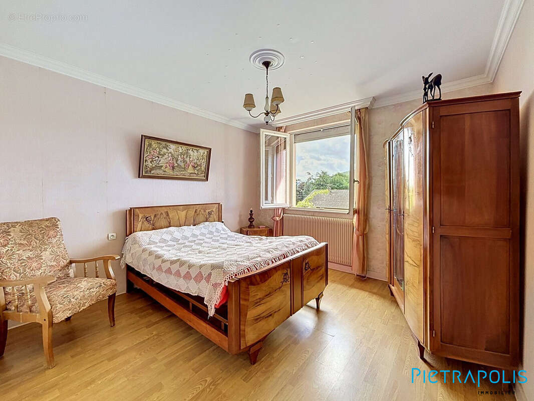 Maison 92 m² à Pontcharra-Sur-Turdine  - photo 8