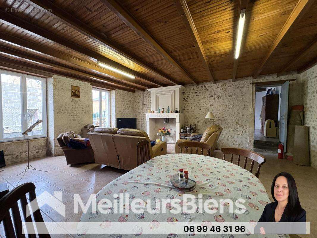 Maison Charentaise à rénover, déjà habitable, grand terrain et dépendances - photo 6