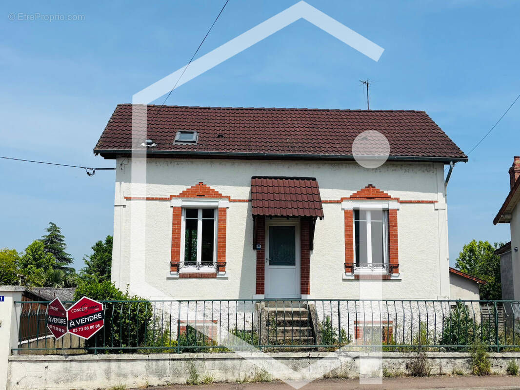 Maison à COSNE-COURS-SUR-LOIRE