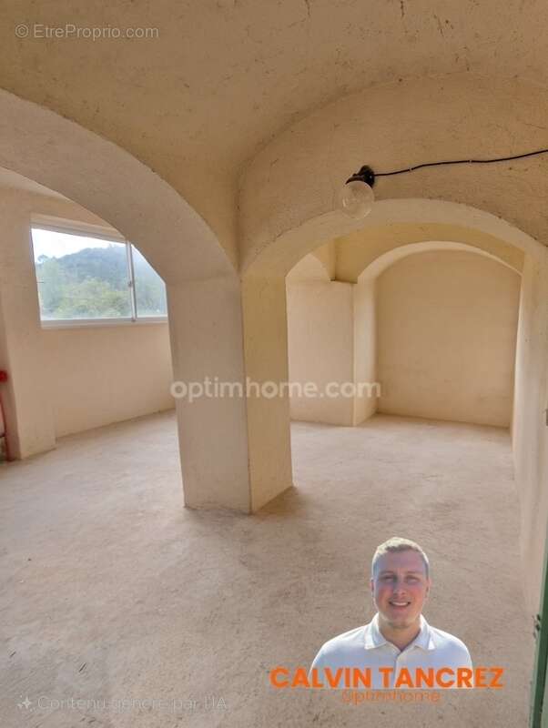 Appartement à SAINT-BRES