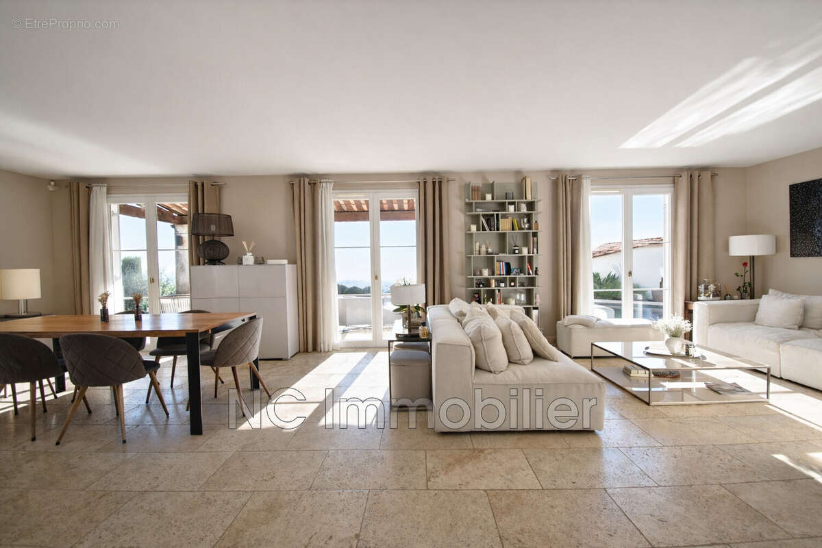 Maison à VILLENEUVE-LOUBET