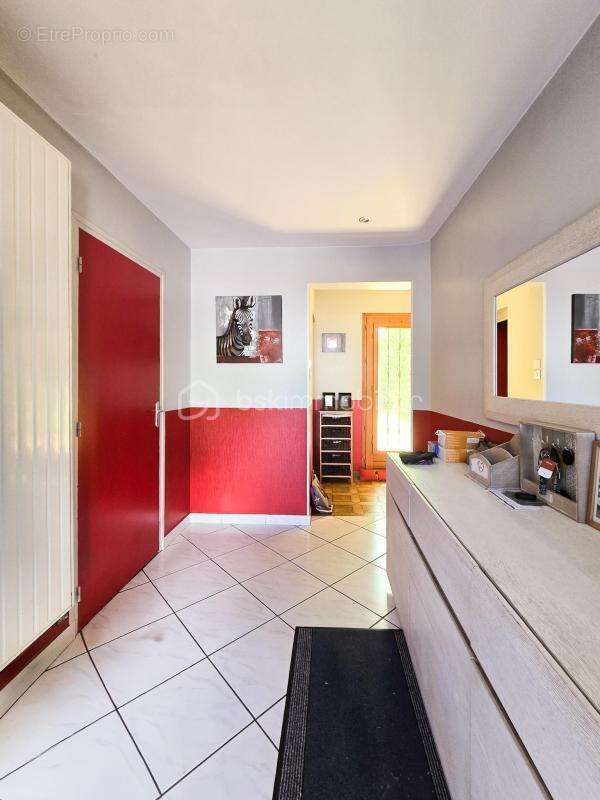 Maison familiale avec fort potentiel – 260 m² environ – Claix / Allée du Ruisseau - photo 10
