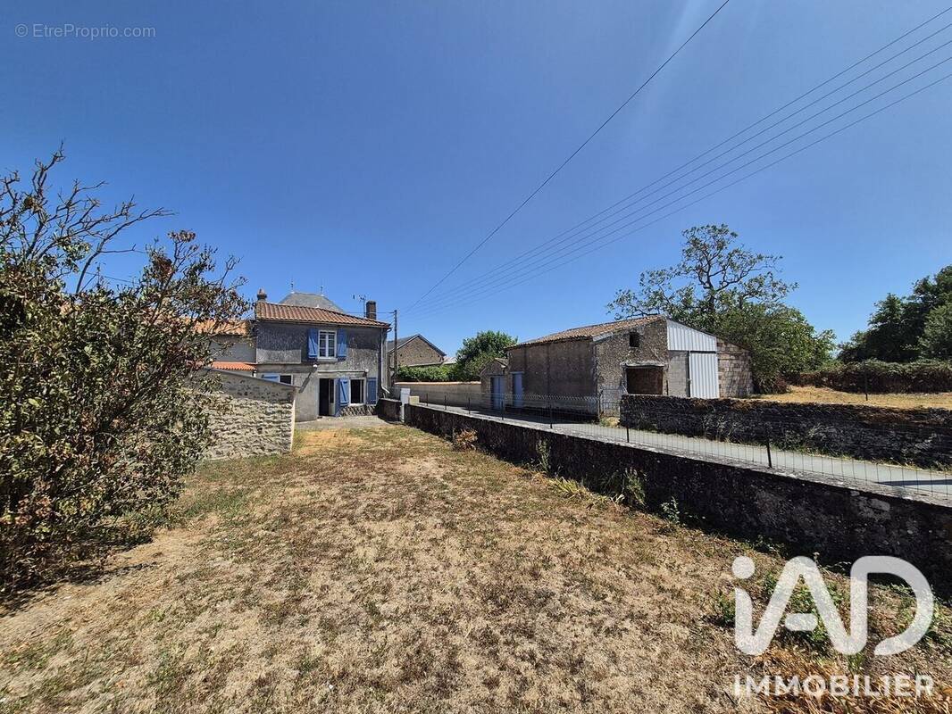 Photo 1 - Maison à ASSAIS-LES-JUMEAUX