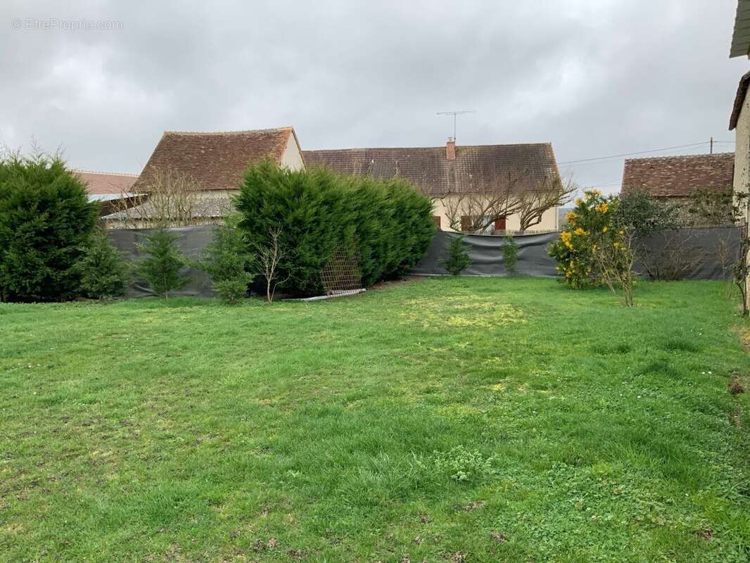 Maison à NEONS-SUR-CREUSE