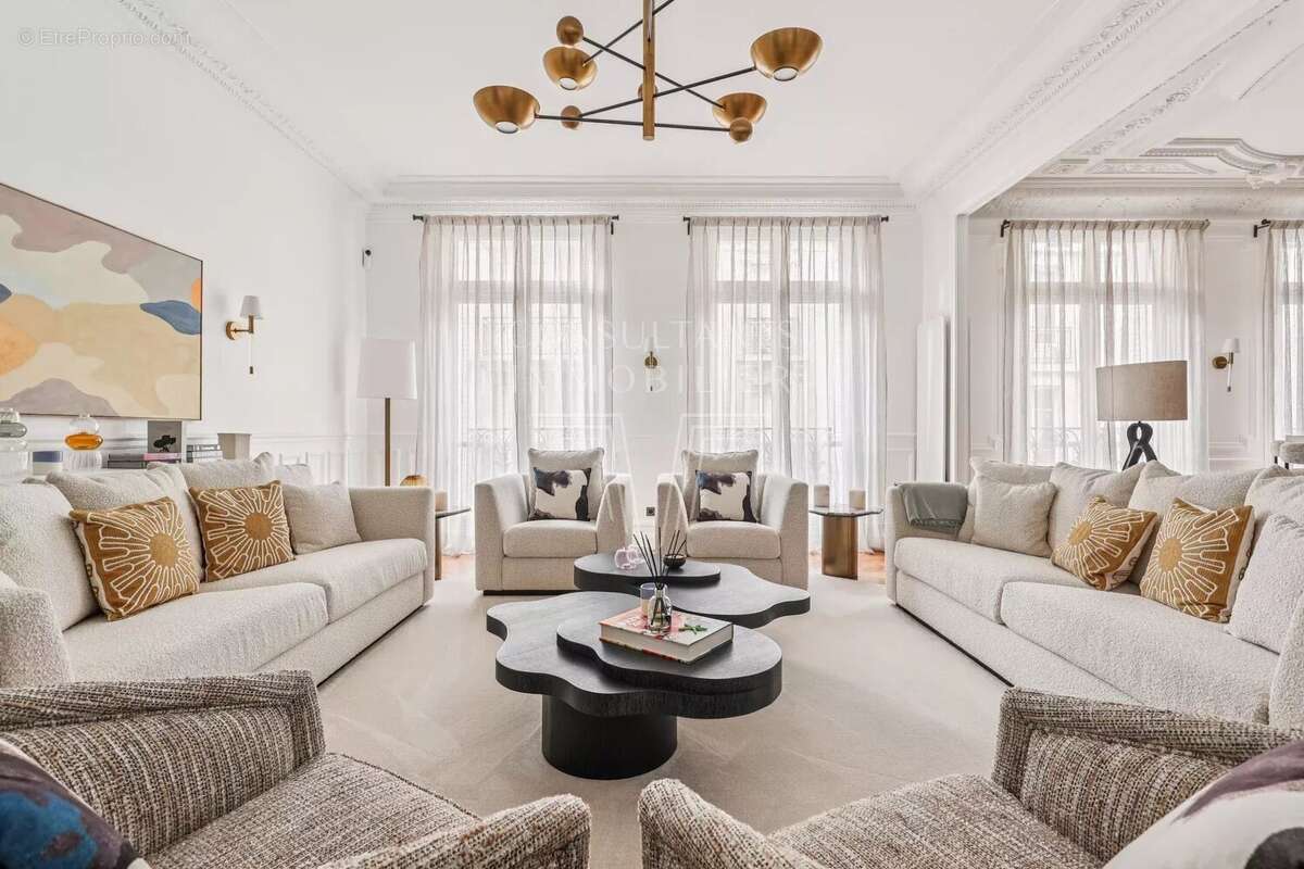 Appartement à PARIS-7E